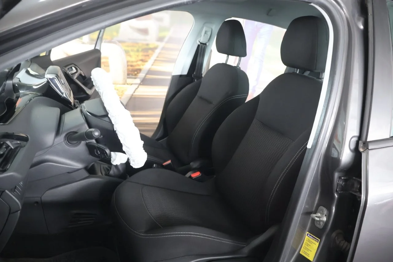 Peugeot 208 - View model 24