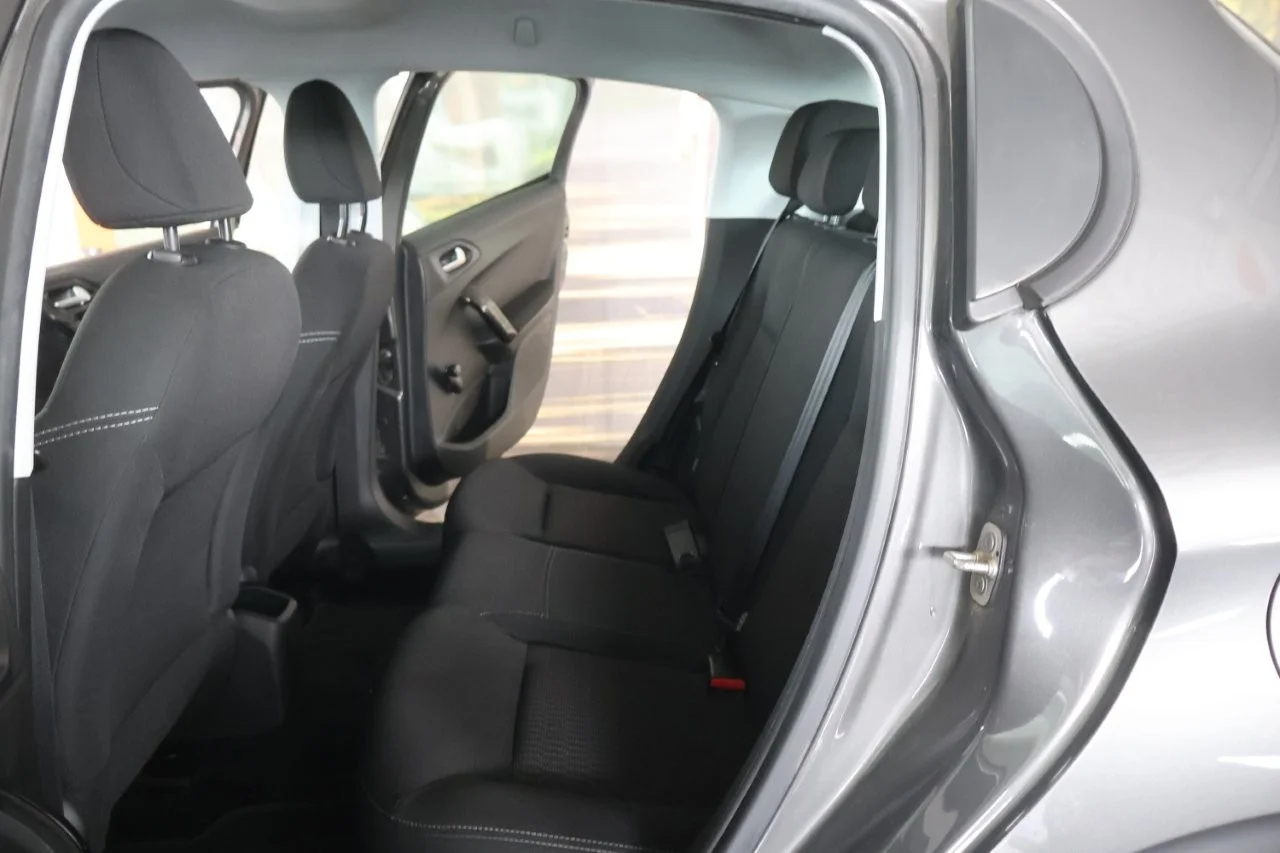 Peugeot 208 - View model 26