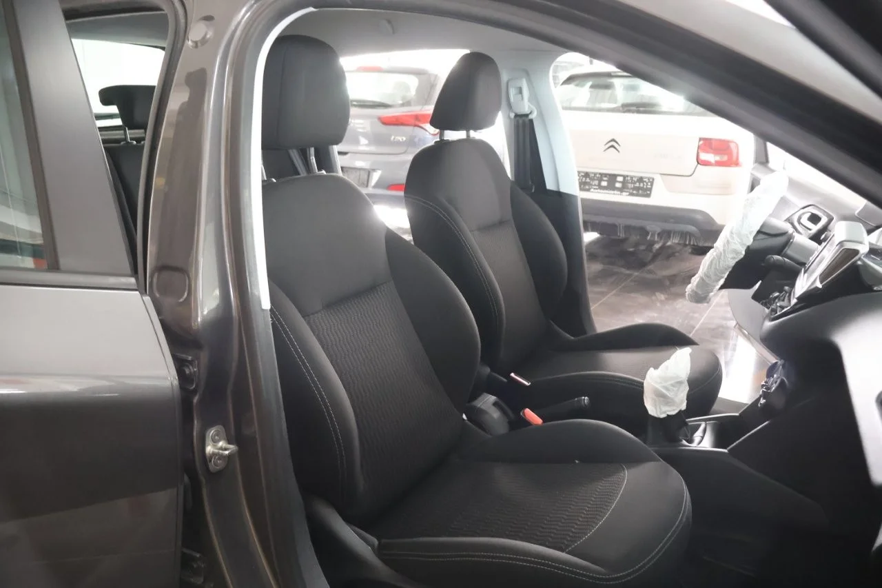 Peugeot 208 - View model 30