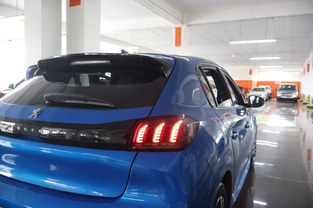 Peugeot 208 - View model 10