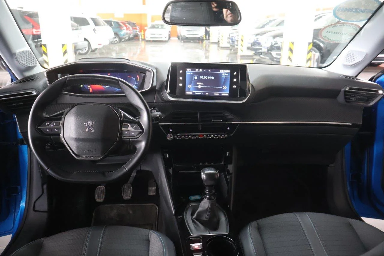Peugeot 208 - View model 18