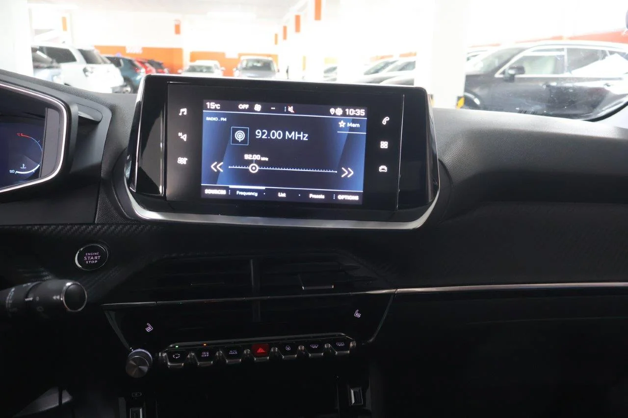 Peugeot 208 - View model 19