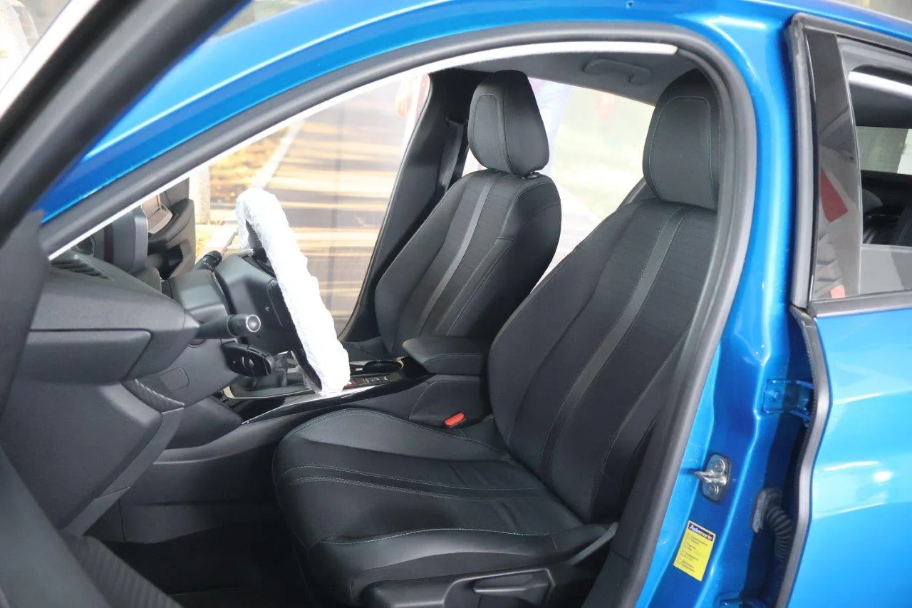 Peugeot 208 - View model 25