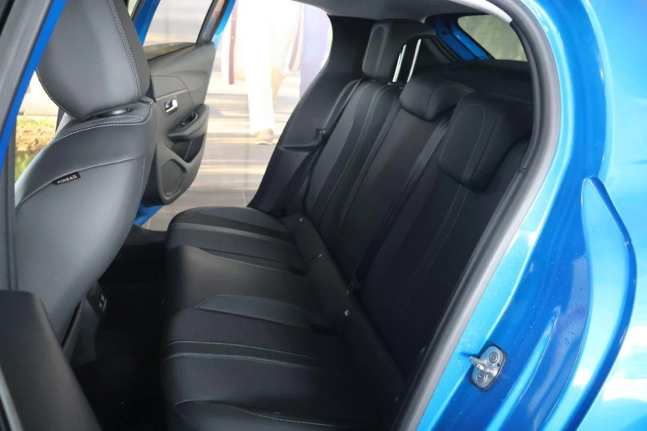 Peugeot 208 - View model 27