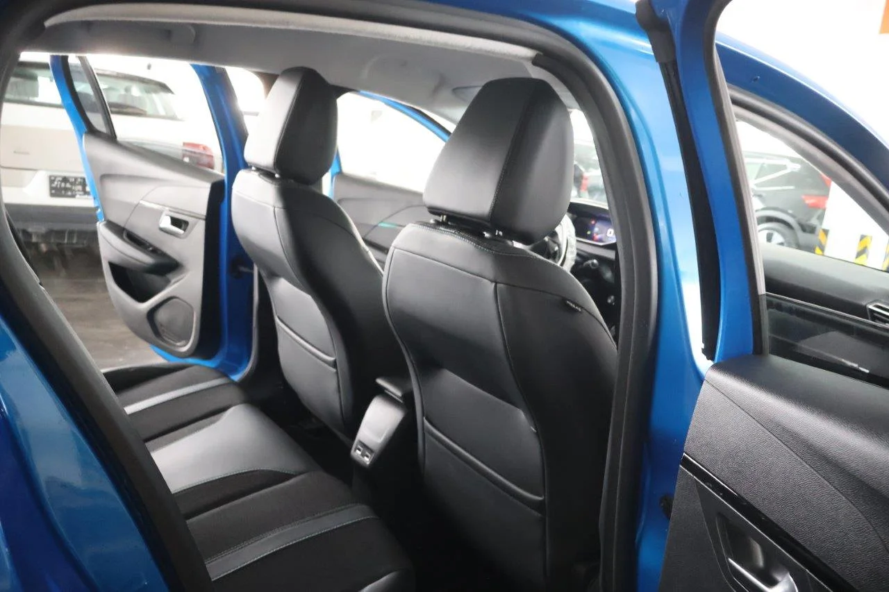 Peugeot 208 - View model 28