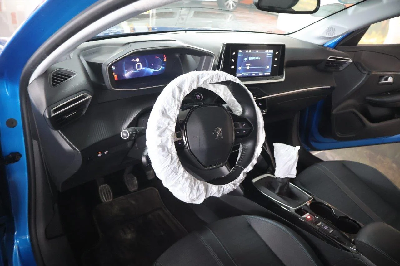 Peugeot 208 - View model 34