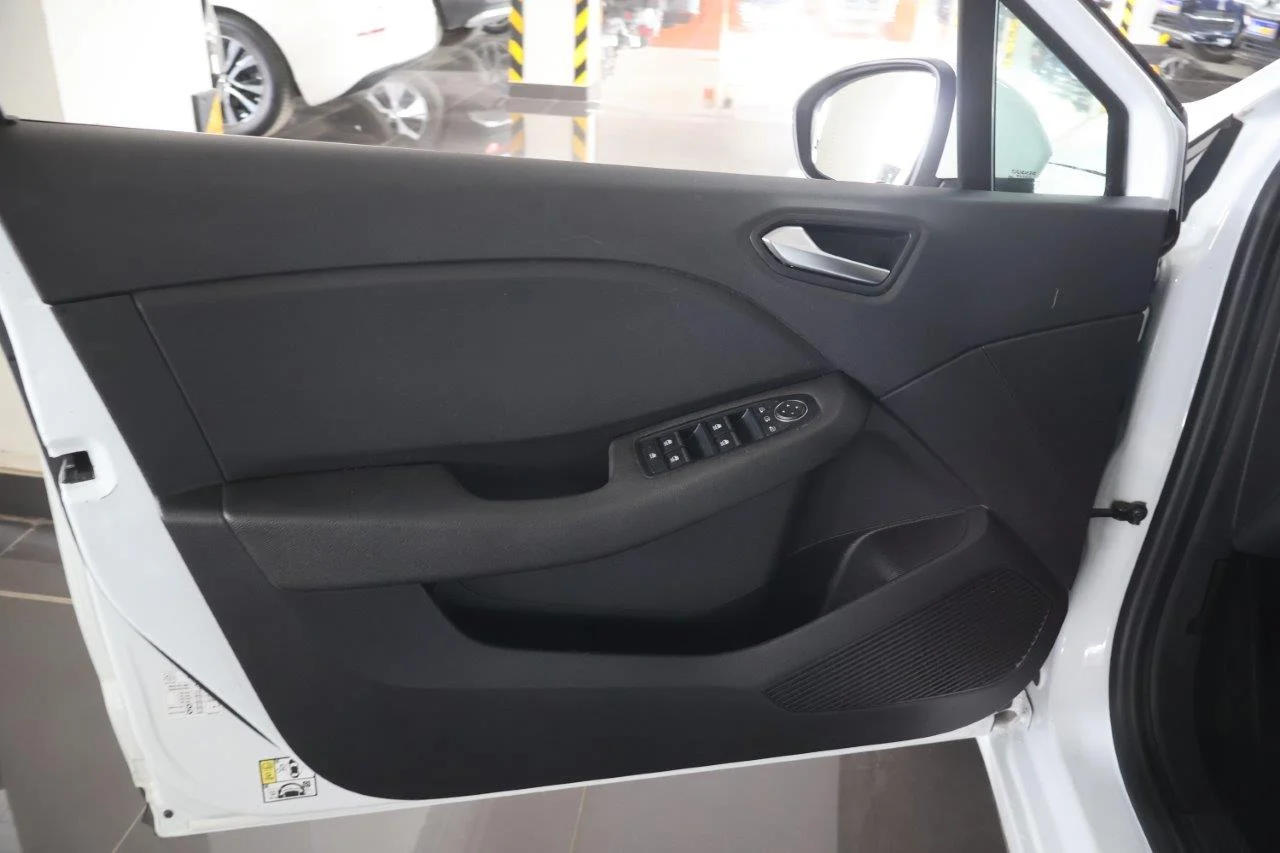 Renault Clio - View model 22