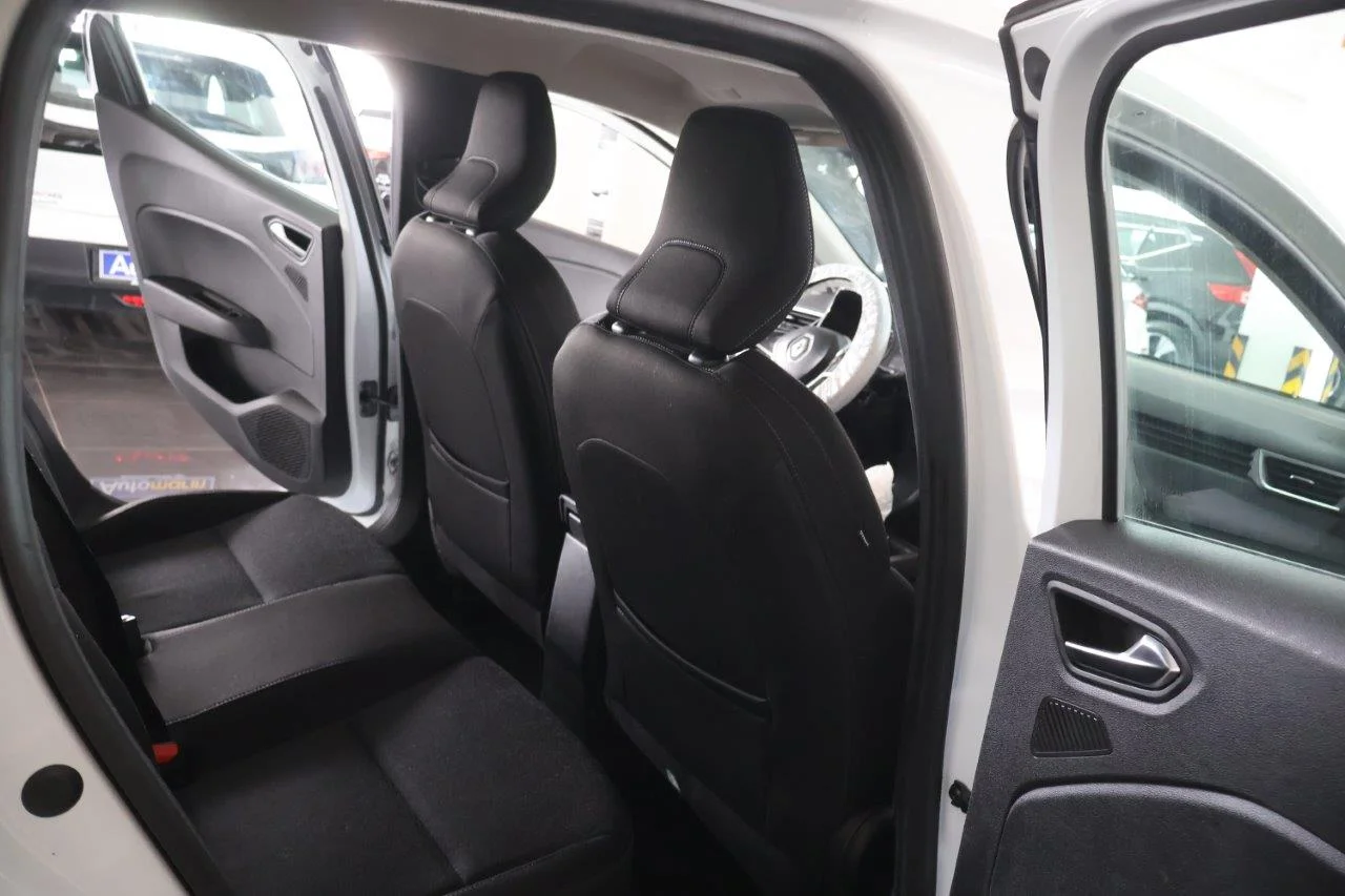 Renault Clio - View model 28