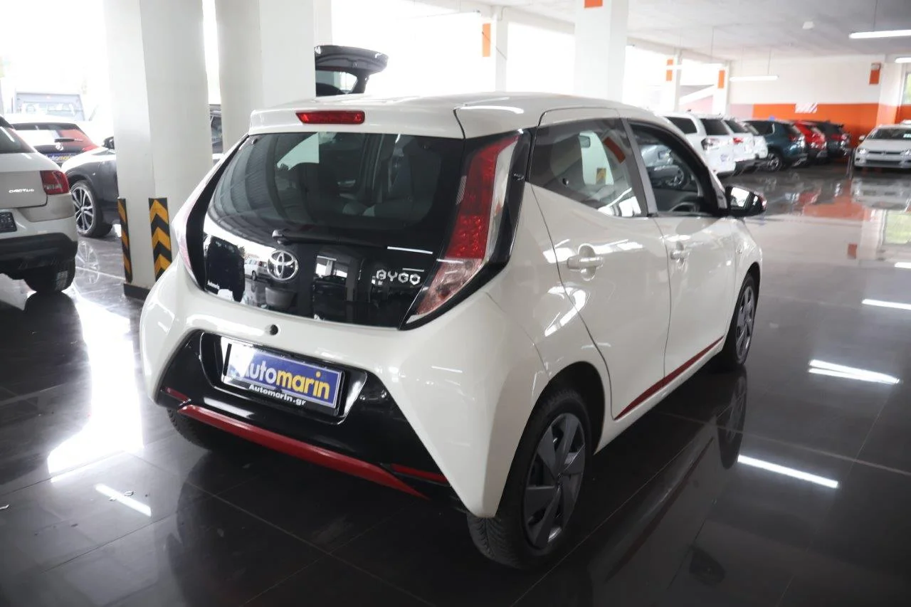 View 5 - Toyota Aygo - 2015