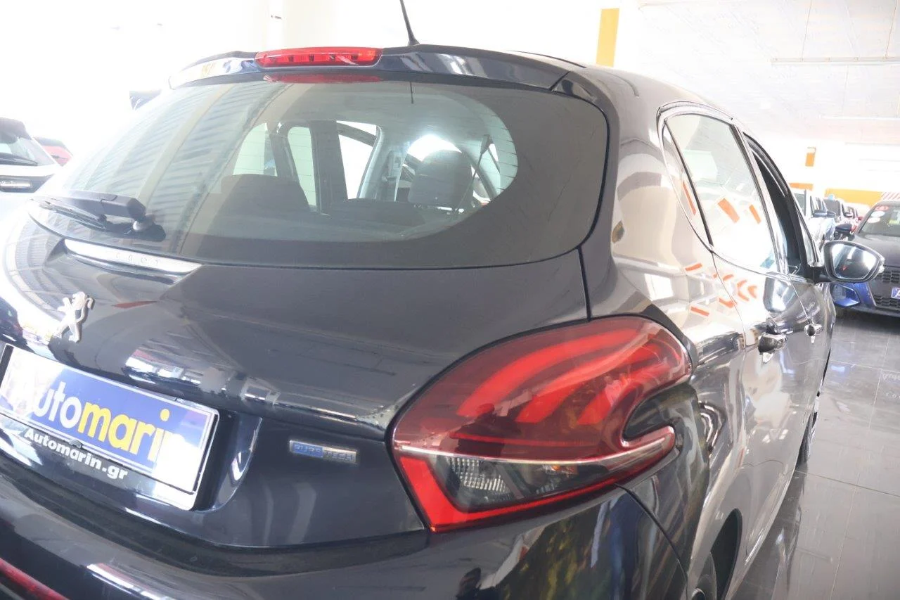 Peugeot 208 - View model 8