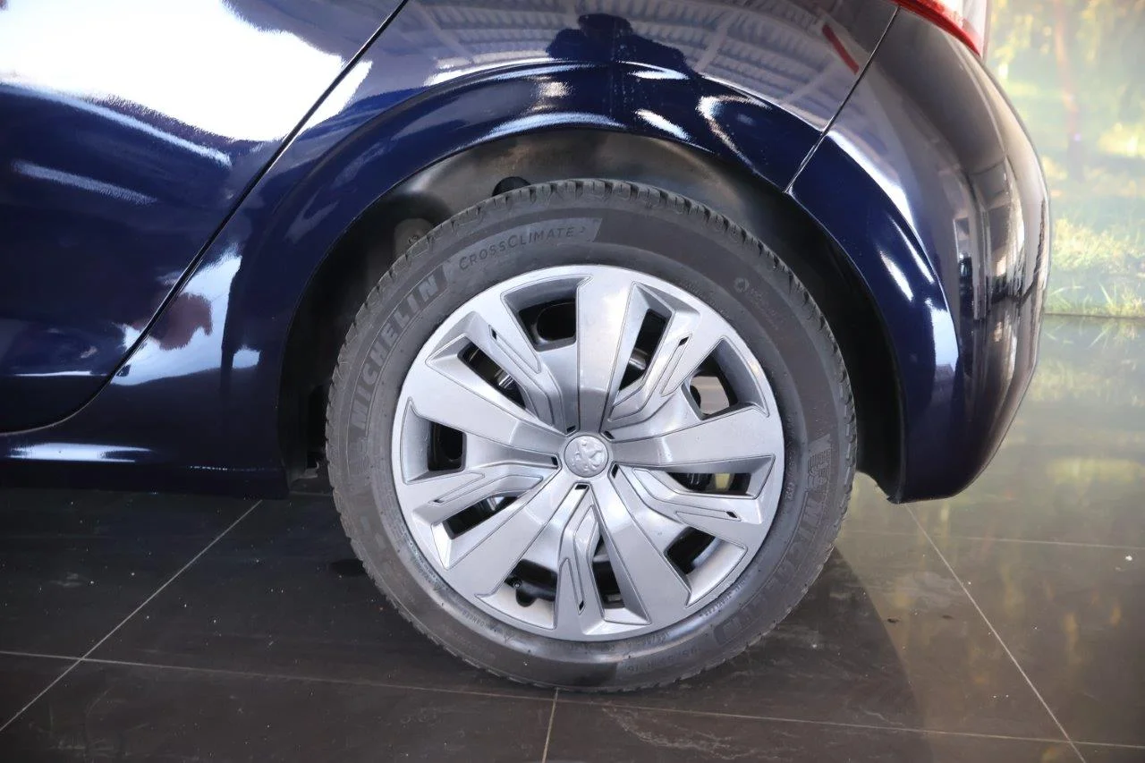 Peugeot 208 - View model 10