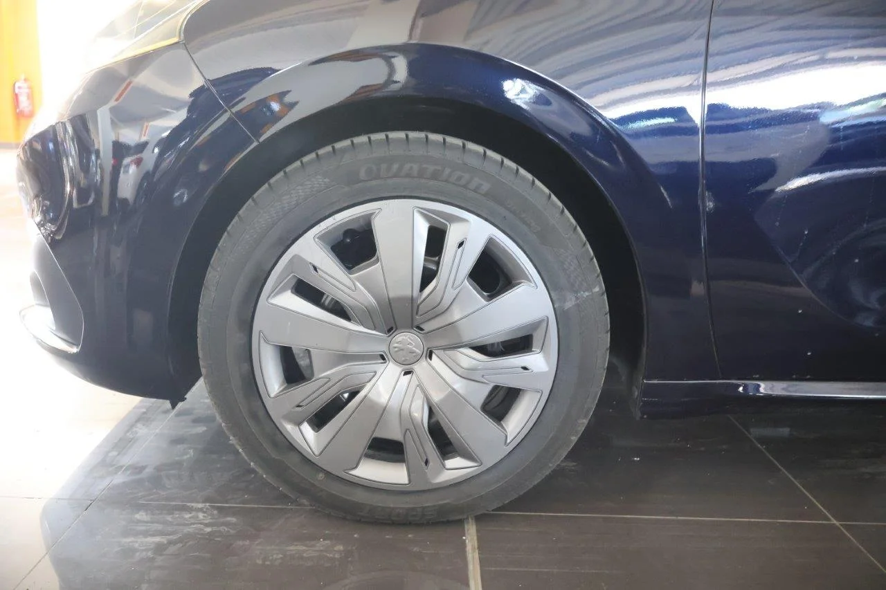 Peugeot 208 - View model 11