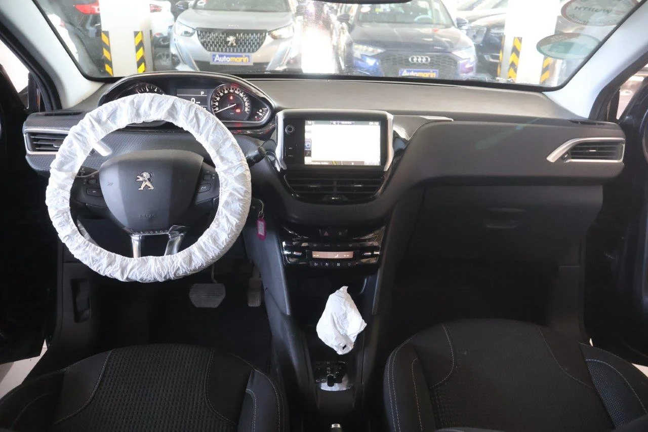 Peugeot 208 - View model 17