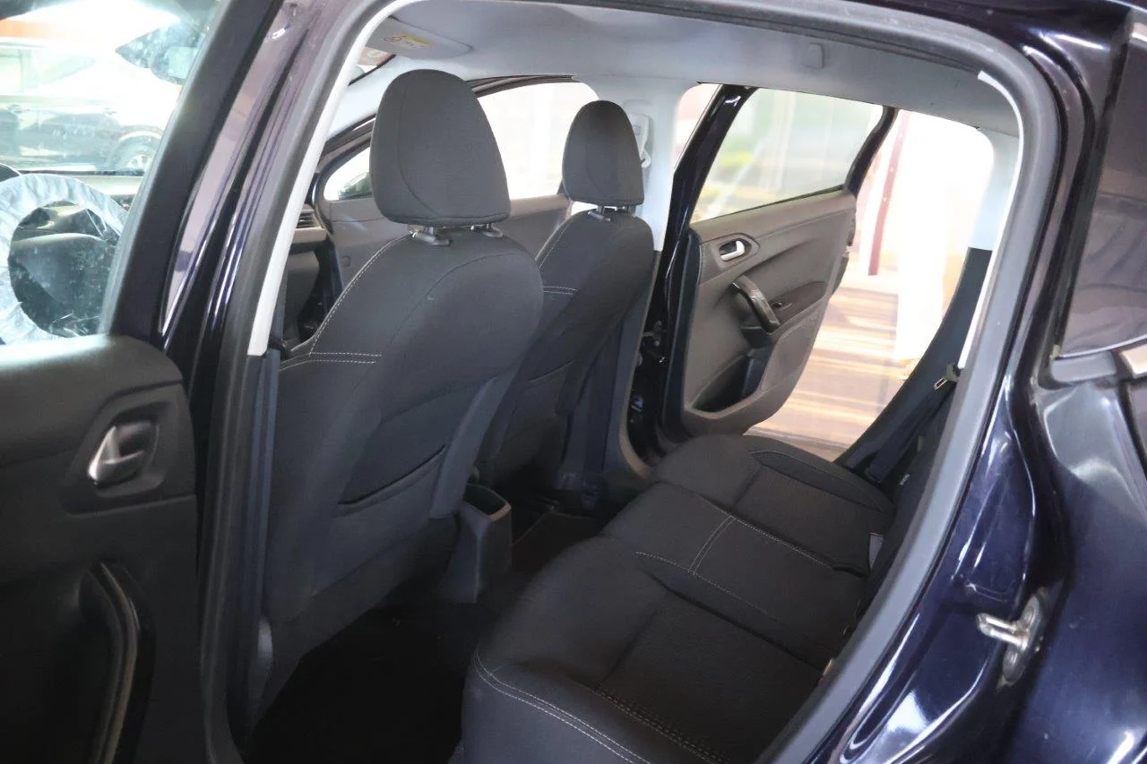 Peugeot 208 - View model 24