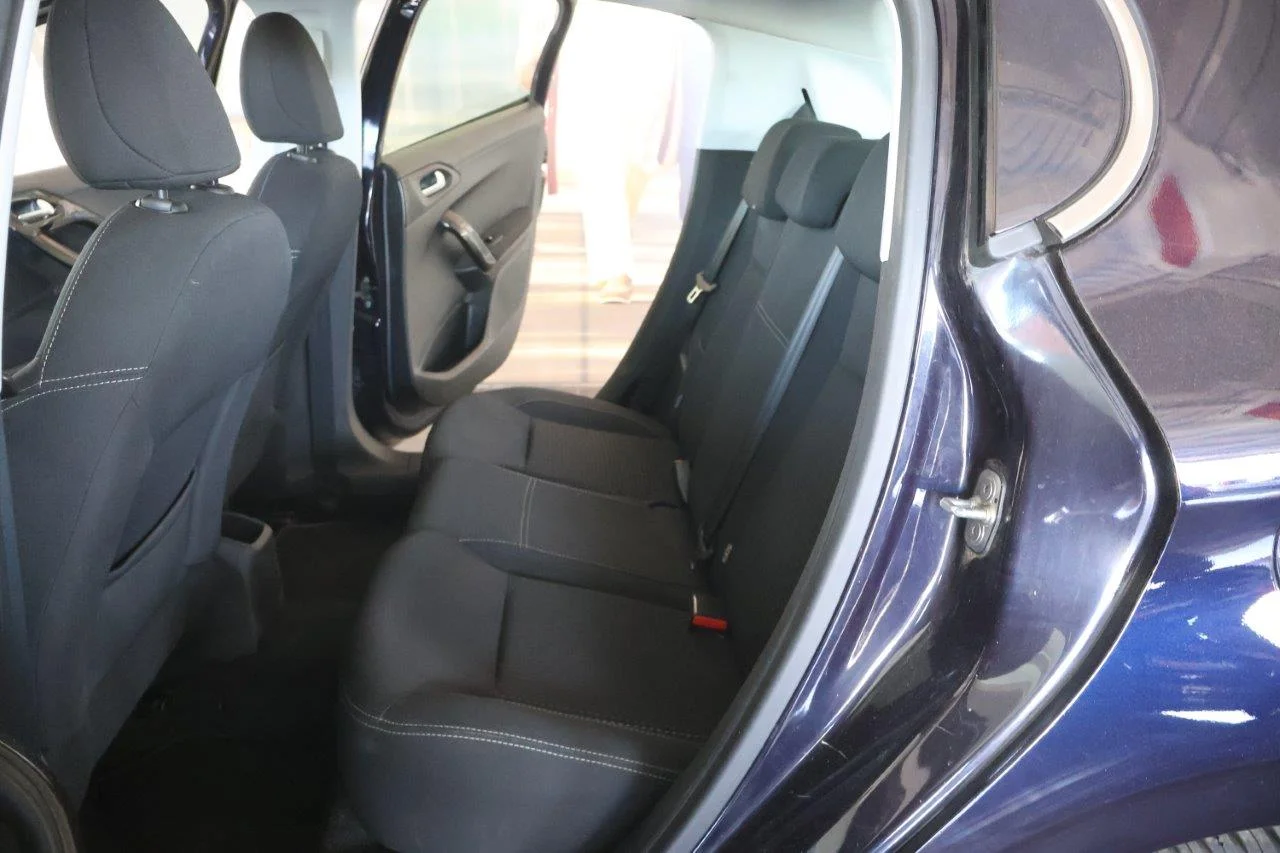 Peugeot 208 - View model 25