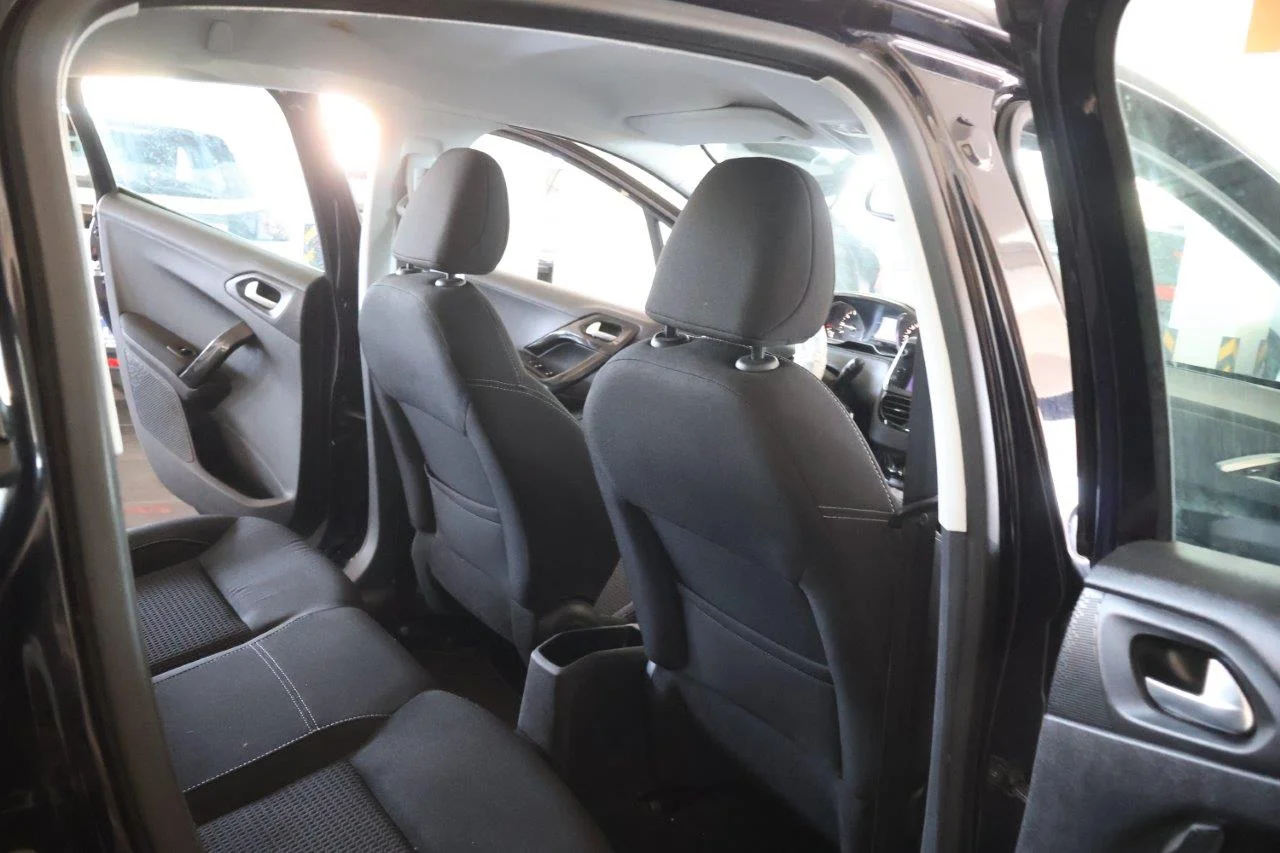 Peugeot 208 - View model 26
