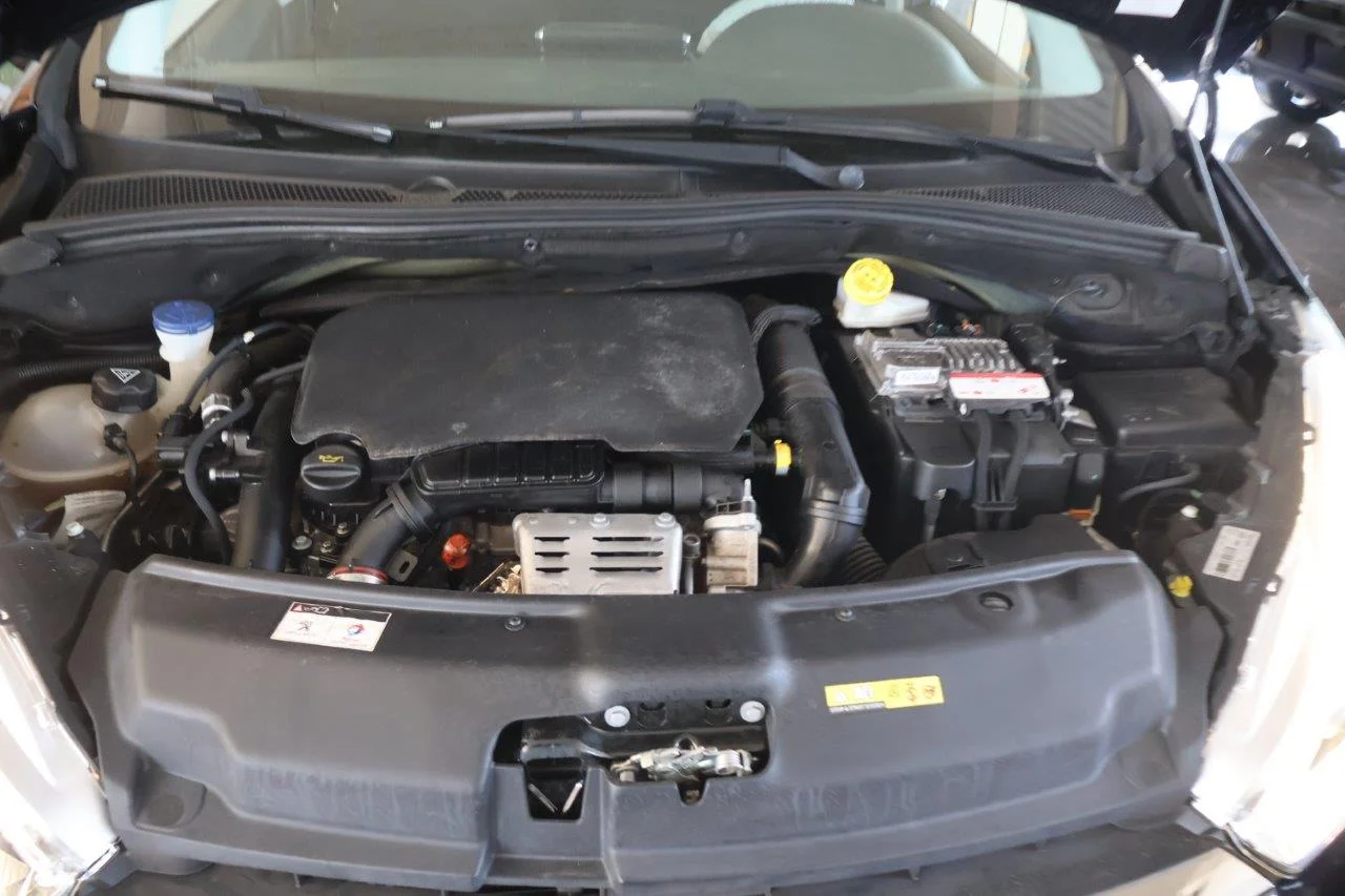 Peugeot 208 - View model 31
