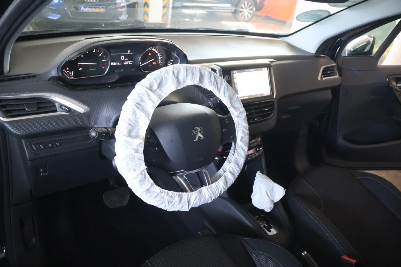 Peugeot 208 - View model 32