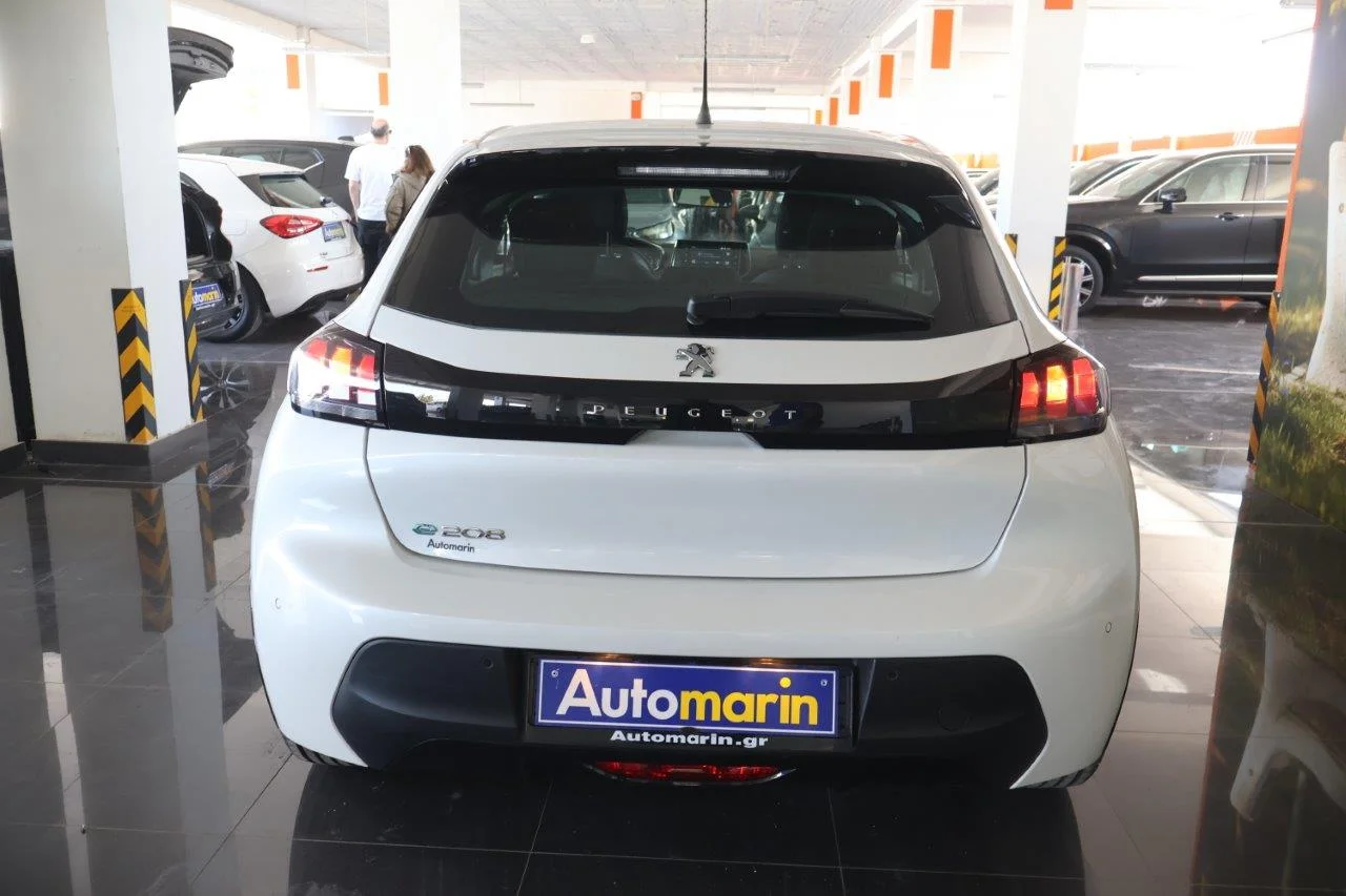 Peugeot 208 - View model 5