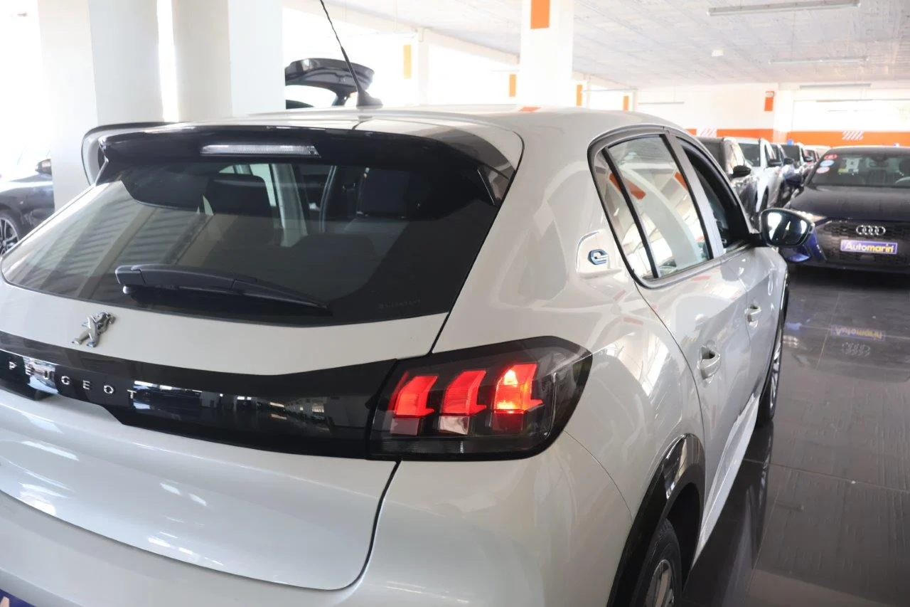 Peugeot 208 - View model 10