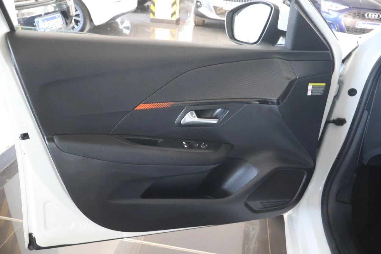 Peugeot 208 - View model 25