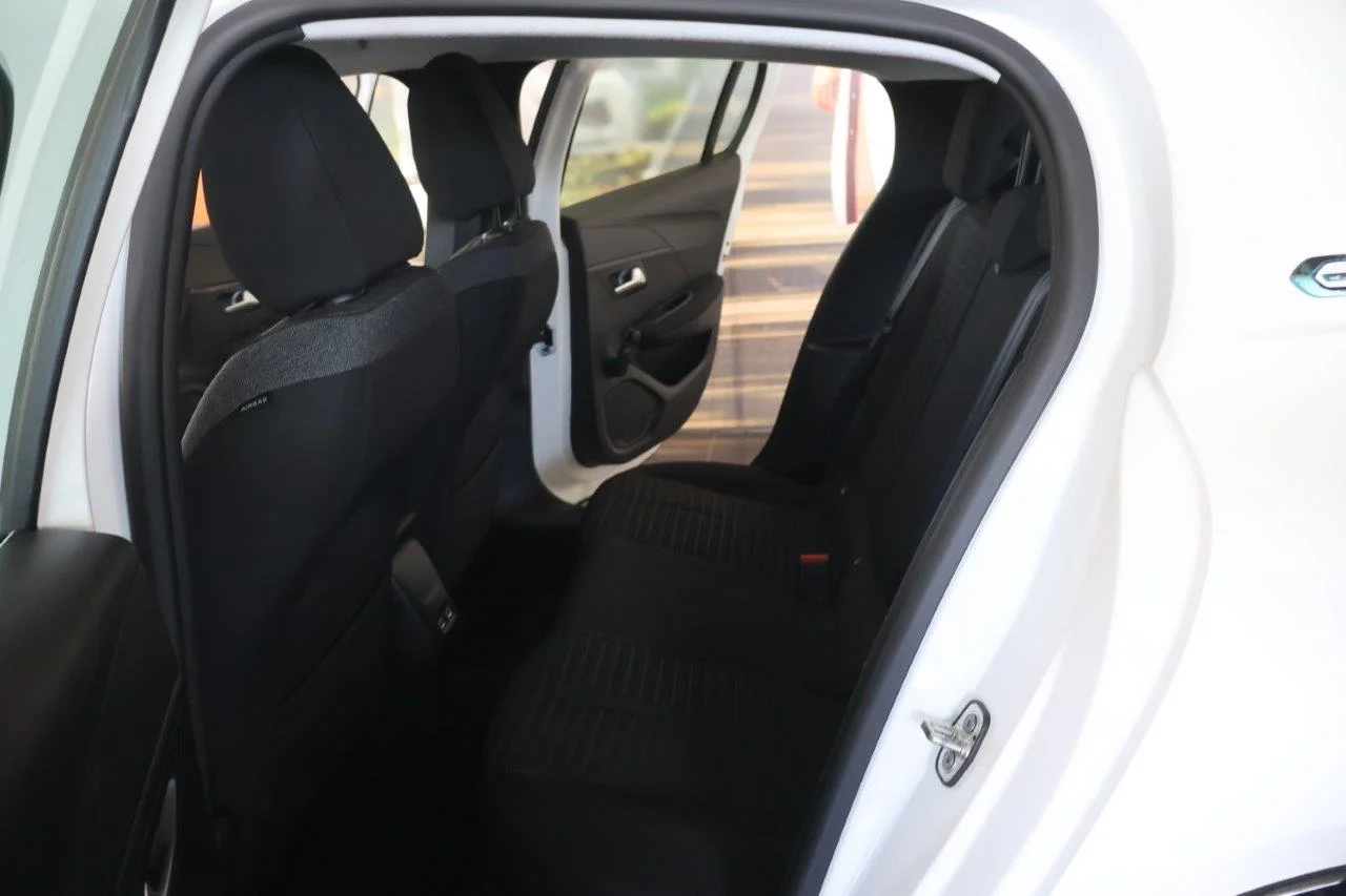 Peugeot 208 - View model 29