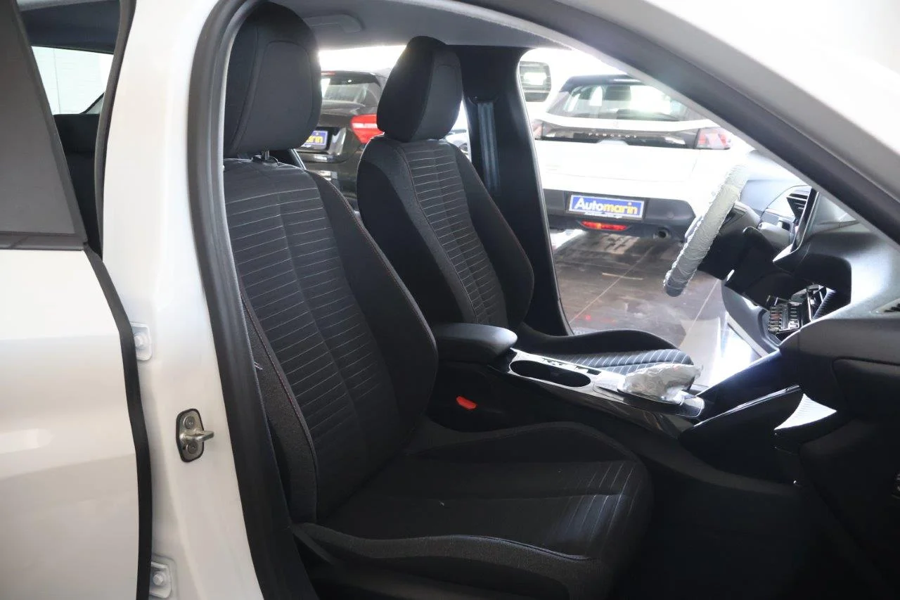 Peugeot 208 - View model 33