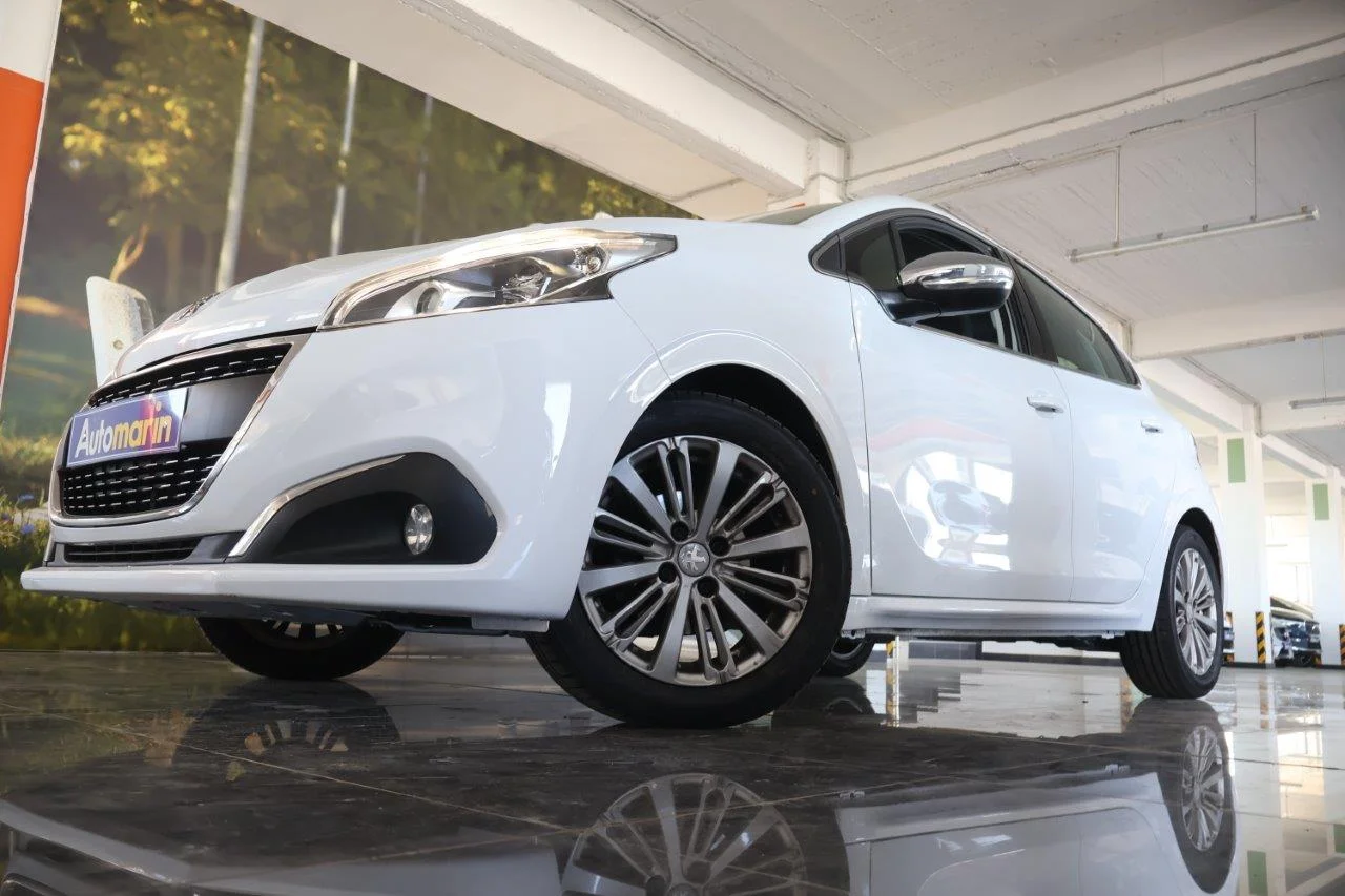 View 2 - Peugeot 208 - 2017
