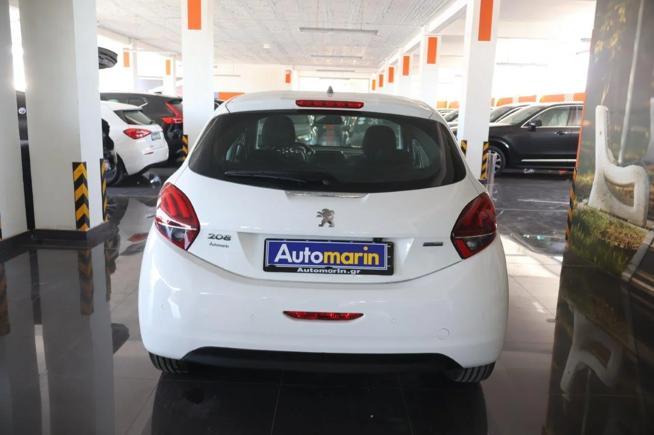 Peugeot 208 - View model 5