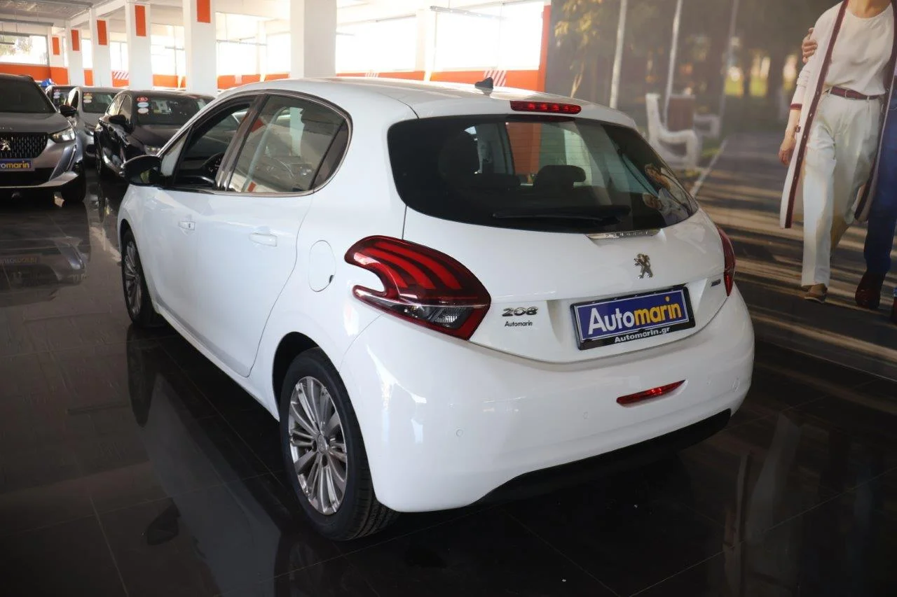 Peugeot 208 - View model 6