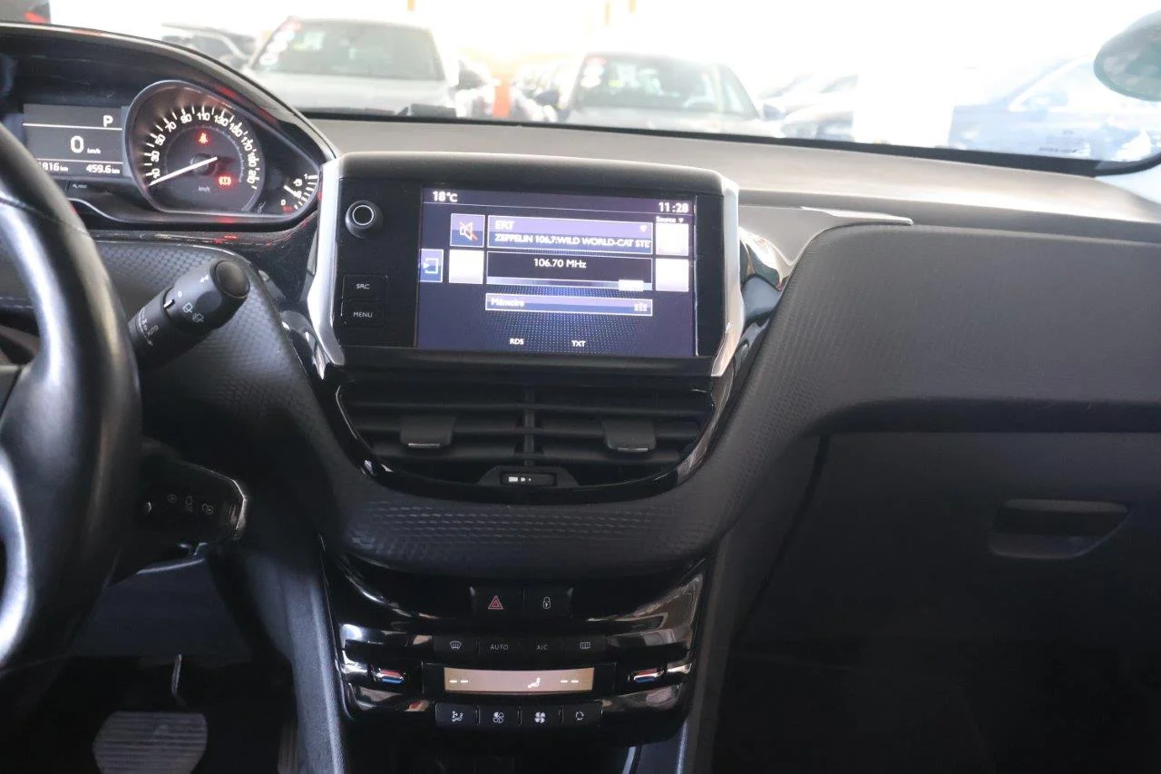 Peugeot 208 - View model 20