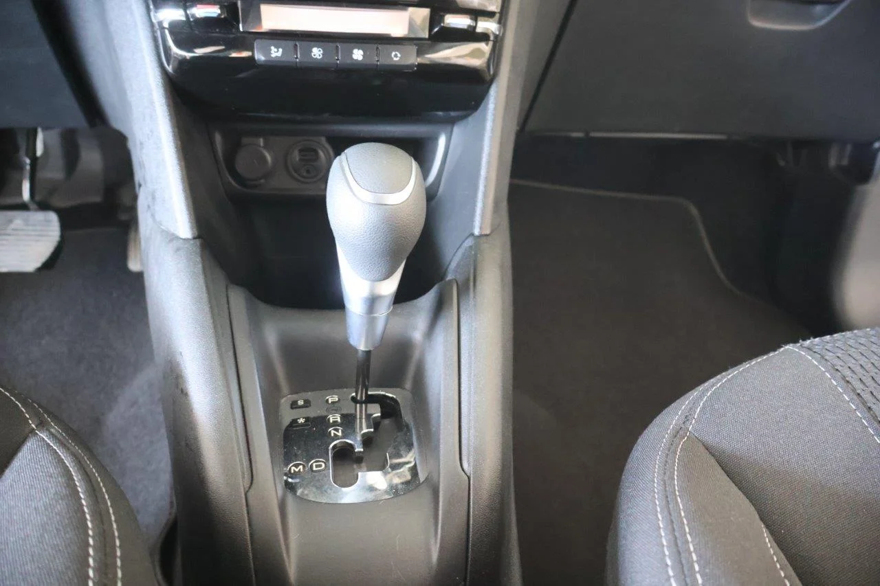Peugeot 208 - View model 24