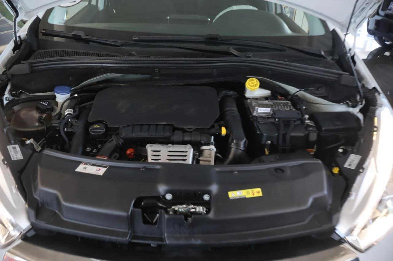 Peugeot 208 - View model 36