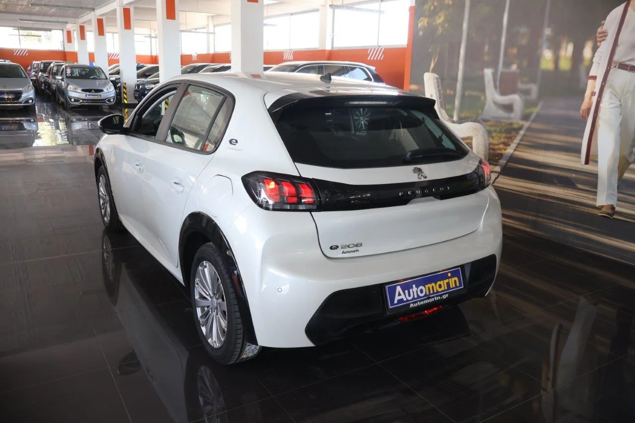 Peugeot 208 - View model 6