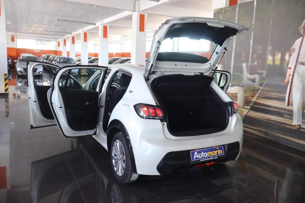 Peugeot 208 - View model 9