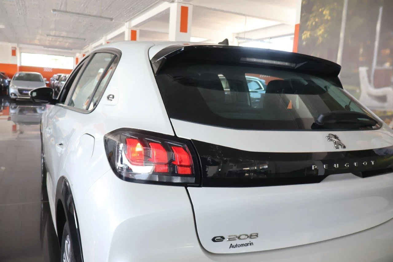 Peugeot 208 - View model 11
