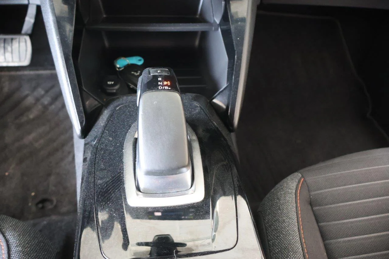 Peugeot 208 - View model 24