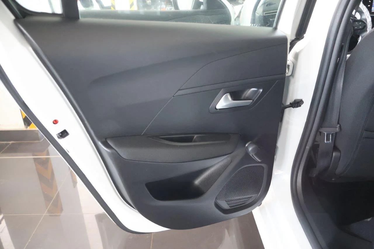 Peugeot 208 - View model 25