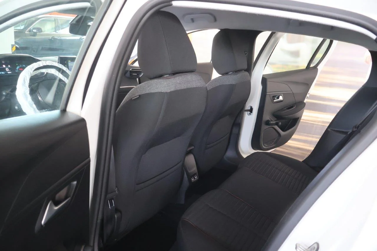 Peugeot 208 - View model 29