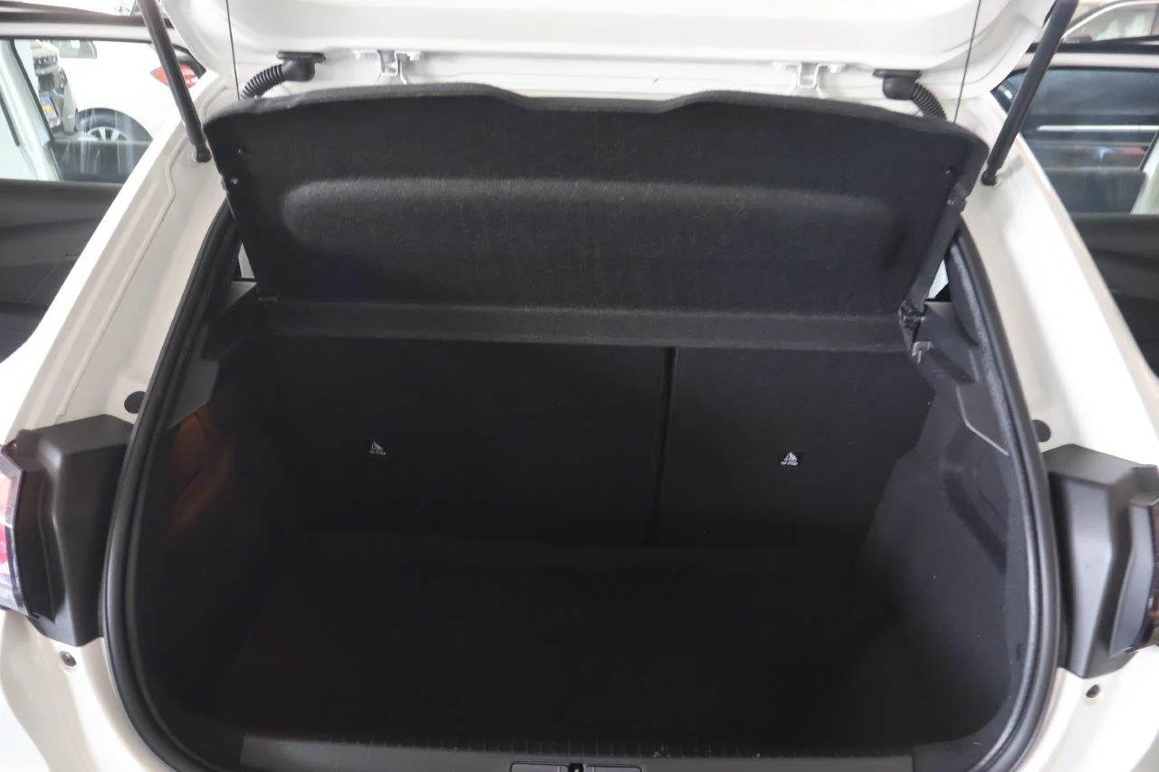 Peugeot 208 - View model 36