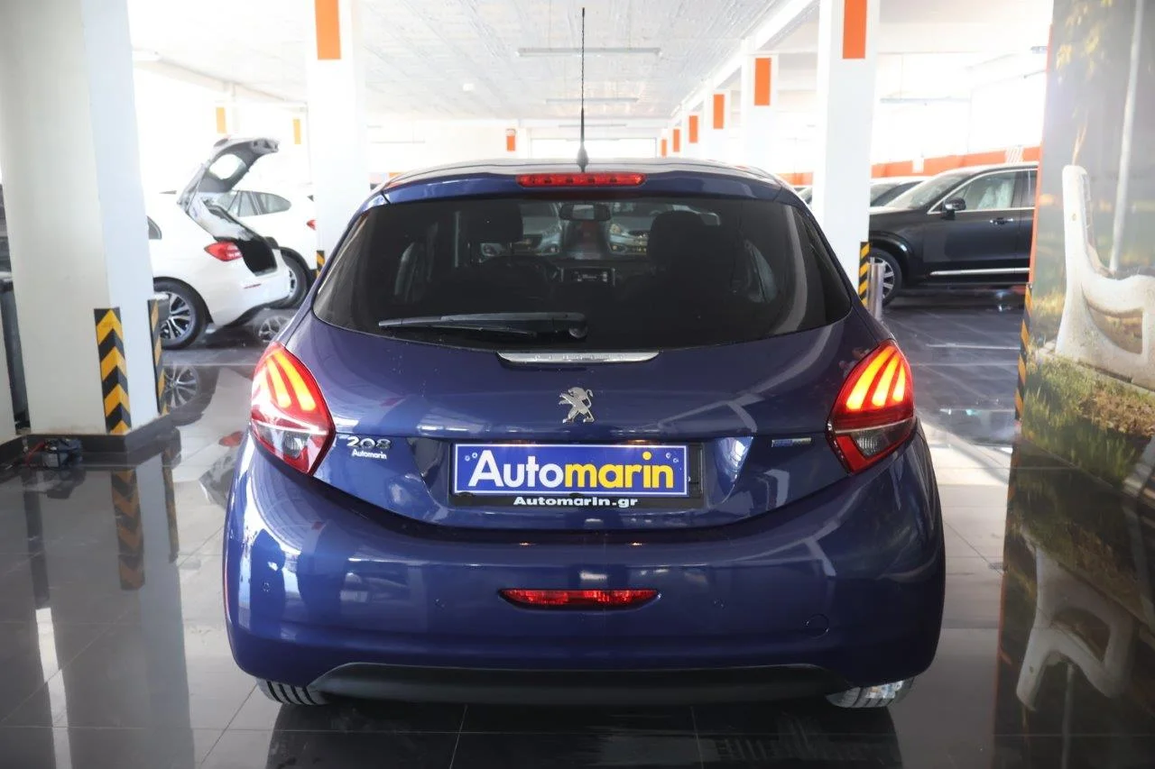 Peugeot 208 - View model 5
