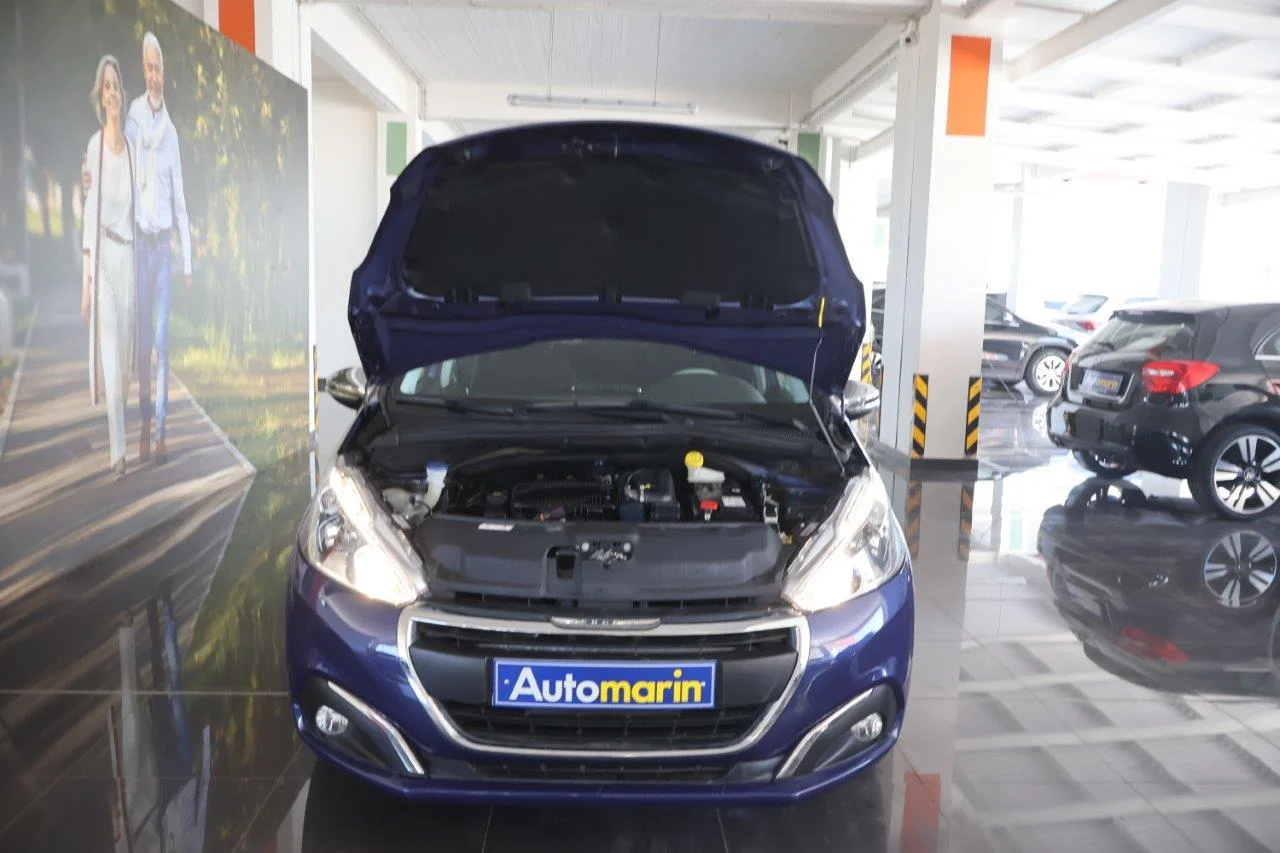 Peugeot 208 - View model 18