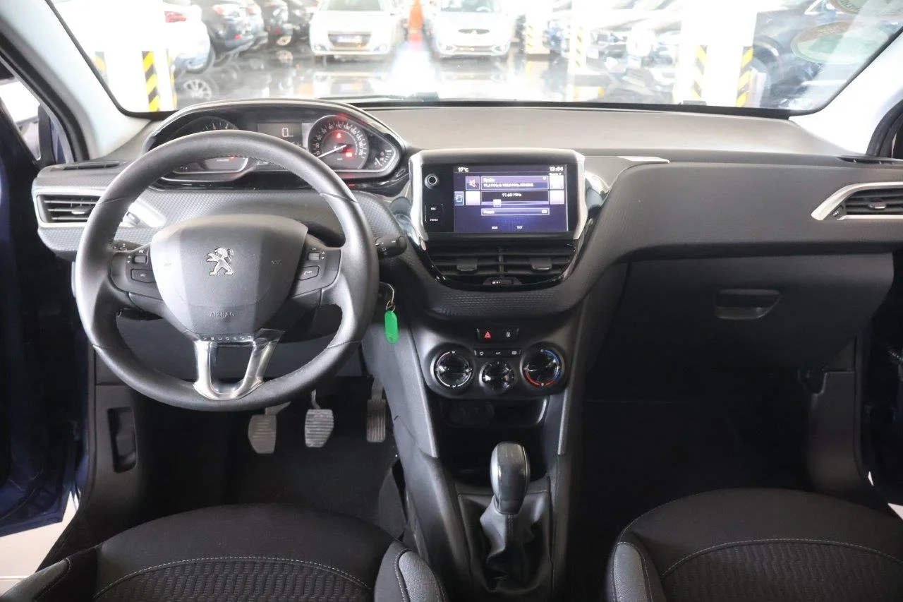 Peugeot 208 - View model 19