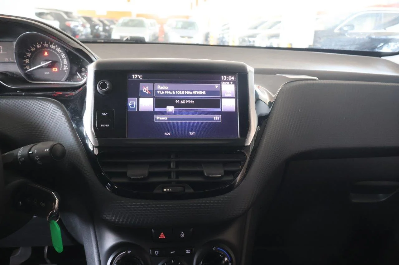 Peugeot 208 - View model 20