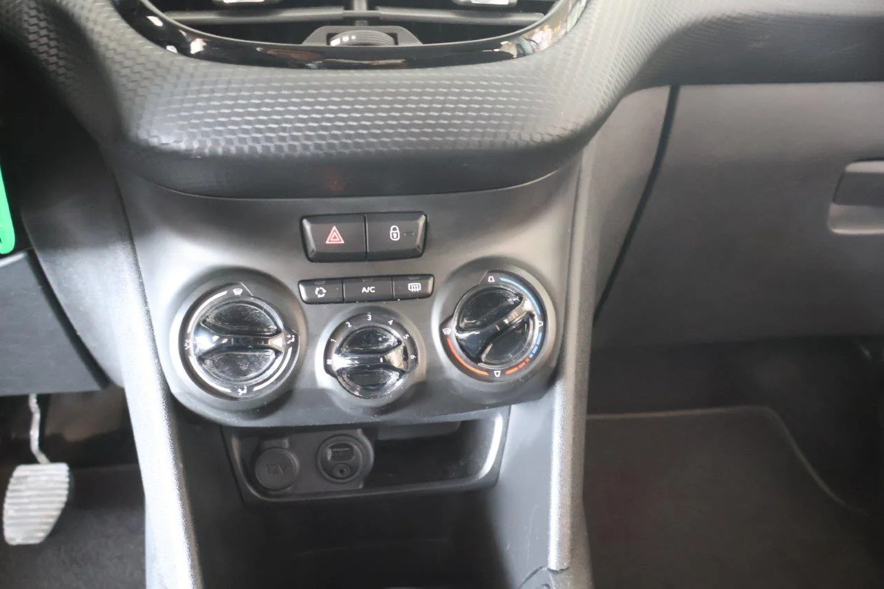 Peugeot 208 - View model 23