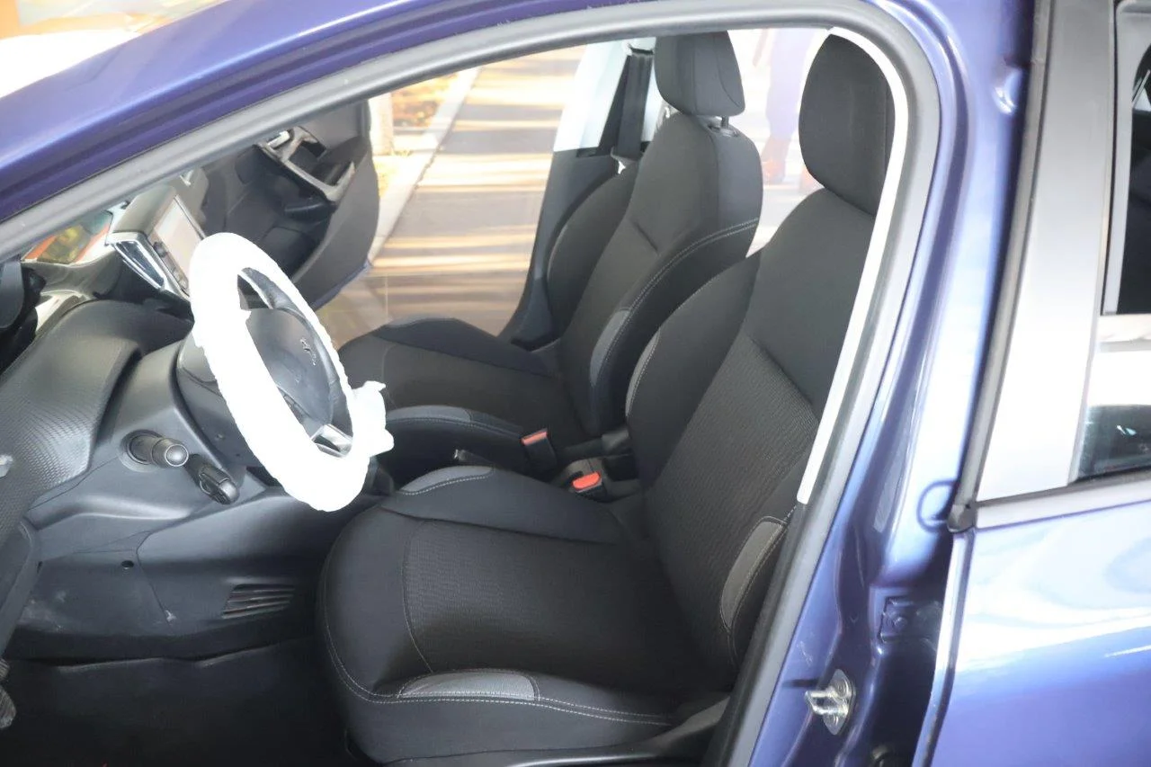 Peugeot 208 - View model 24
