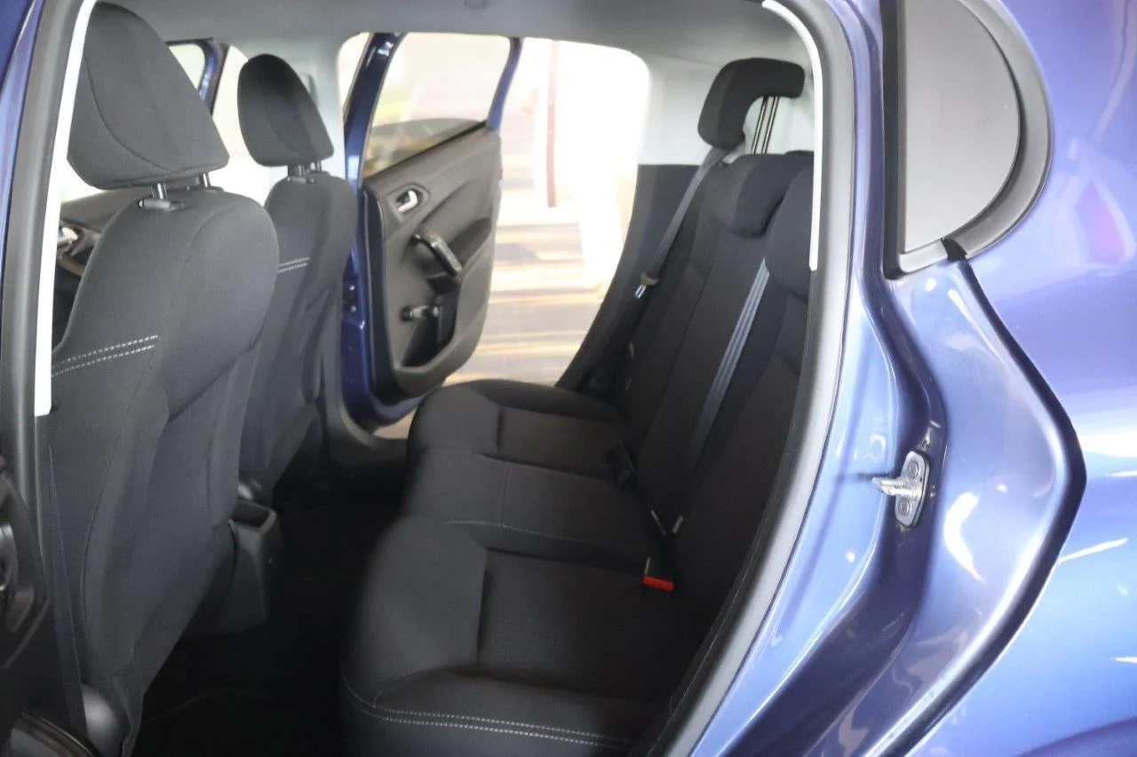 Peugeot 208 - View model 28