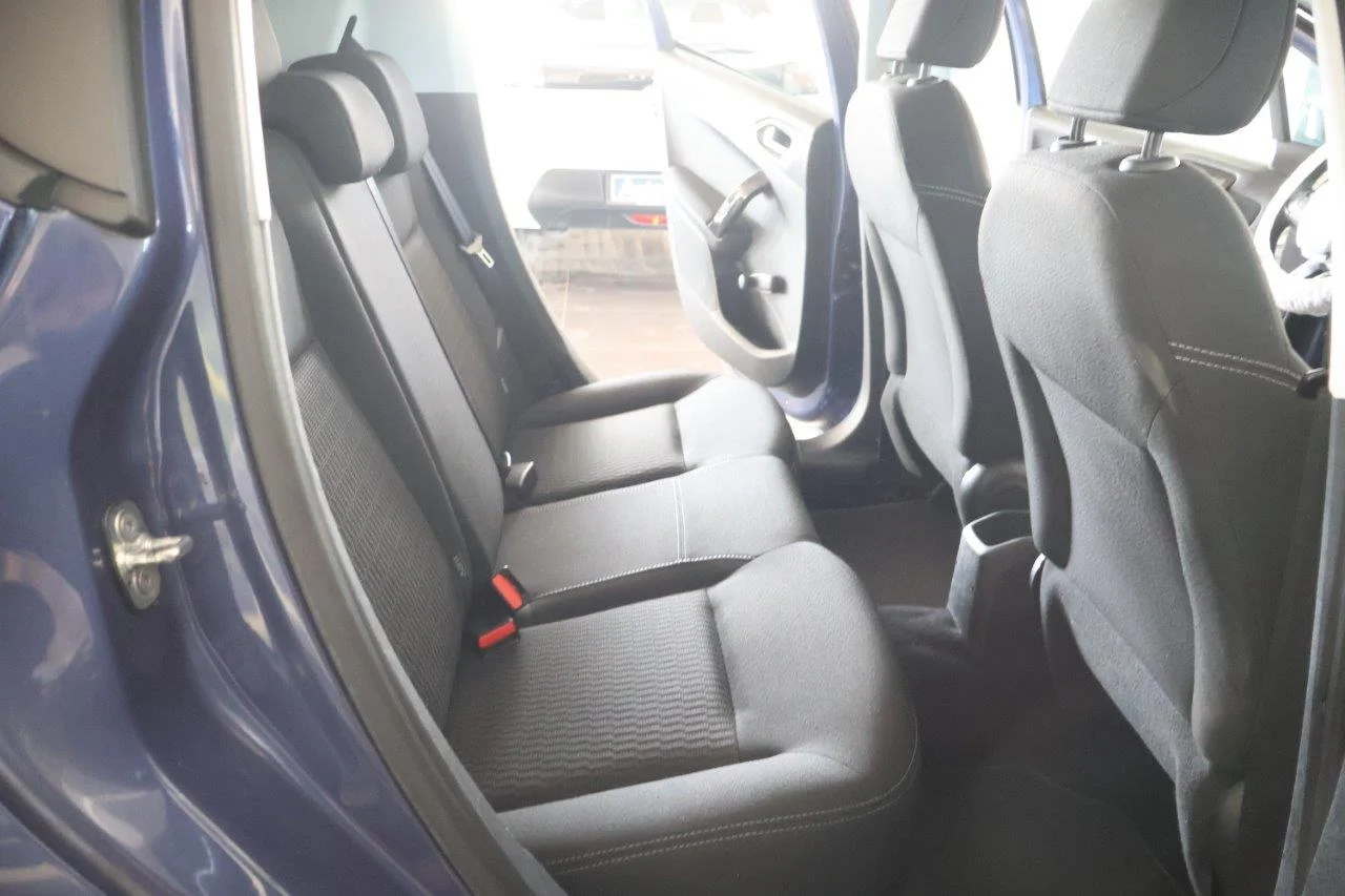 Peugeot 208 - View model 30