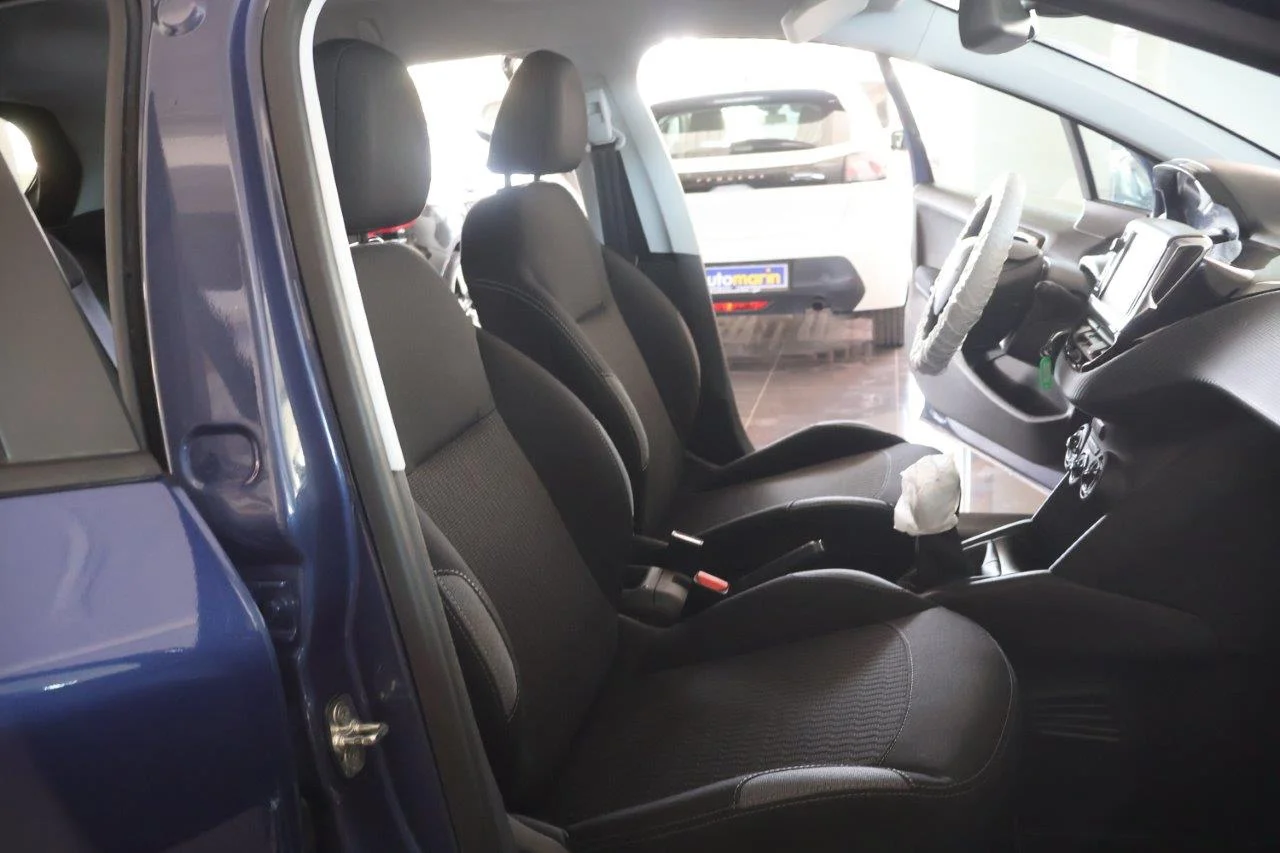 Peugeot 208 - View model 31