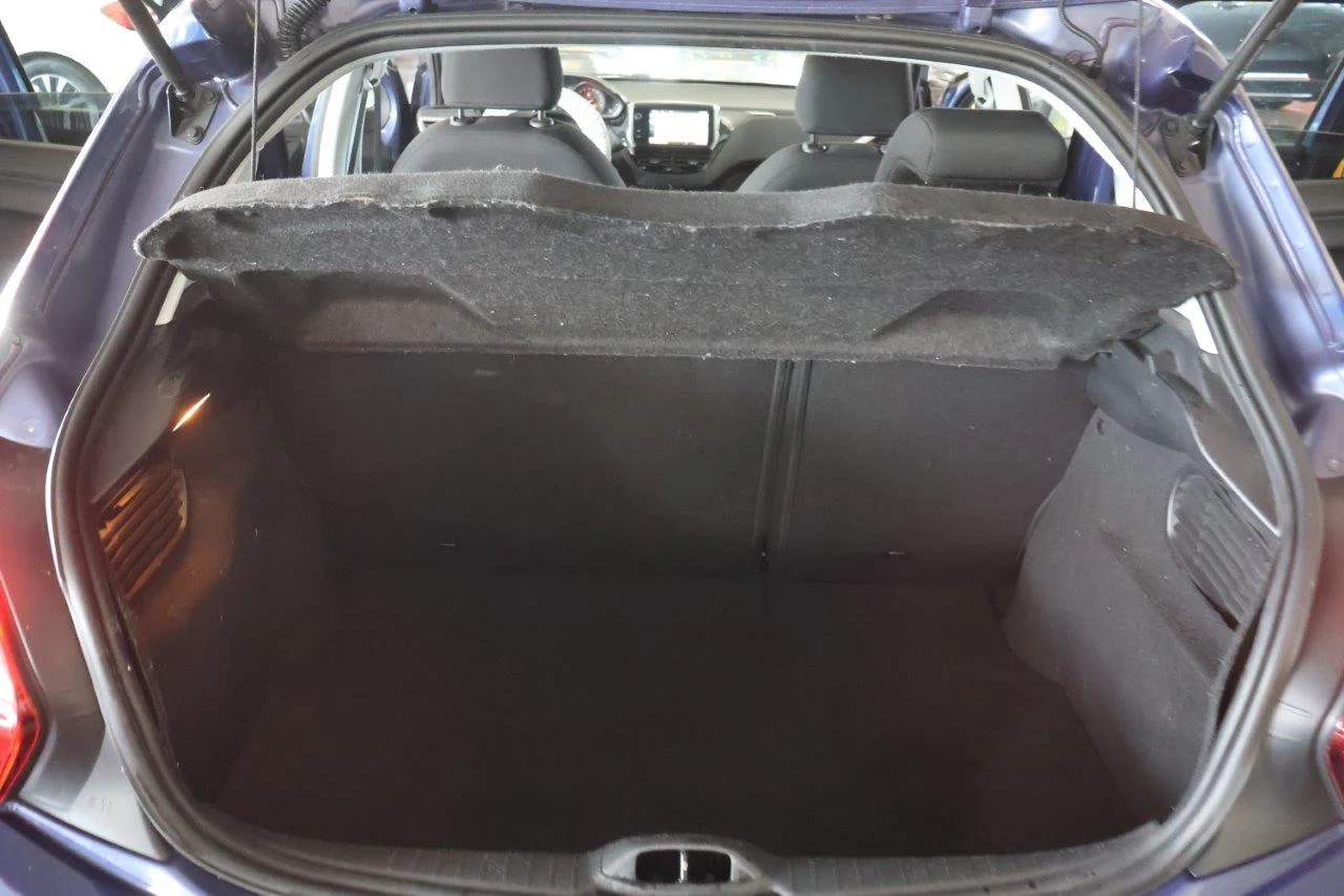 Peugeot 208 - View model 33